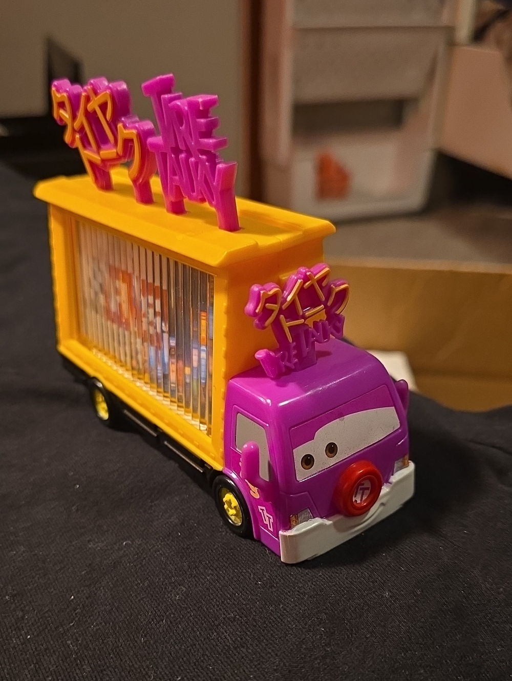 Disney/Pixar Cars 2 Taia Decotura Tire Talky Tokyo Truck
